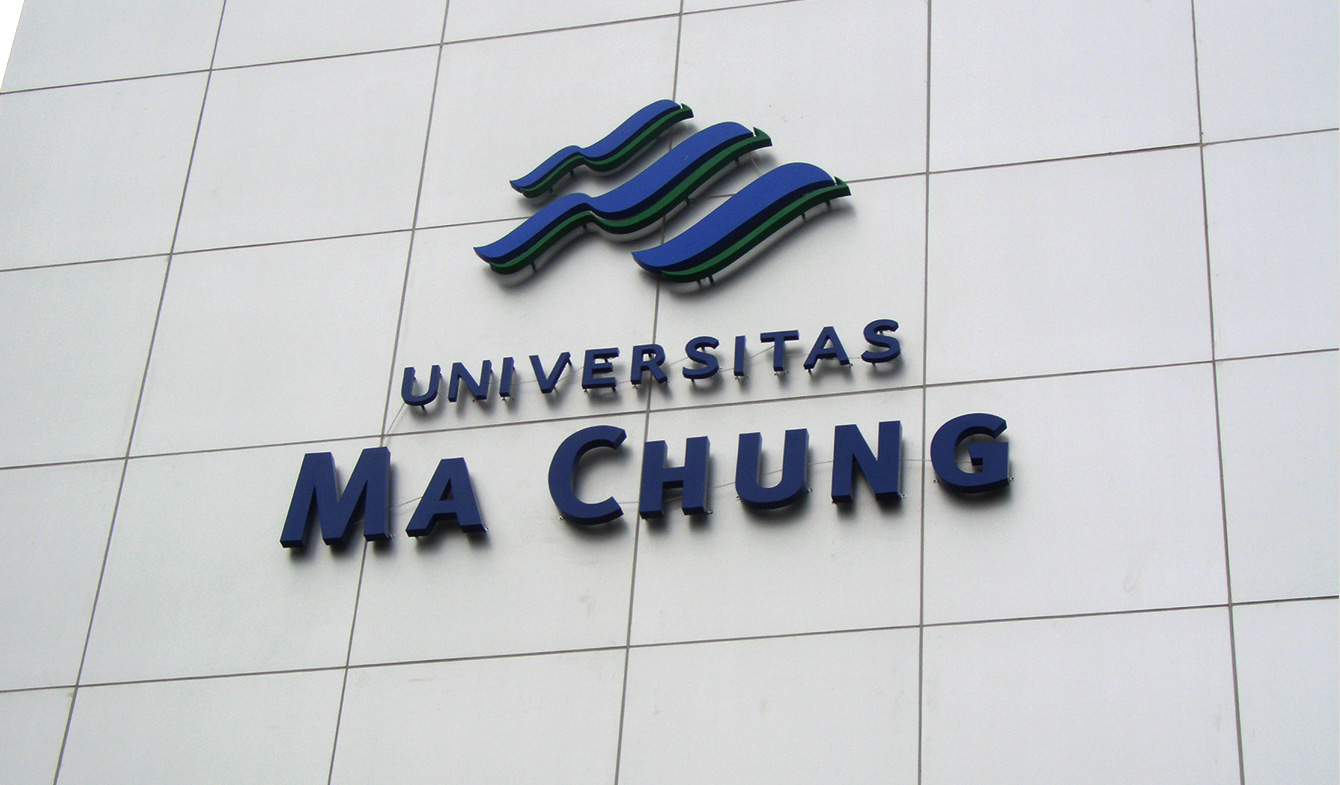 Logo Ma Chung University